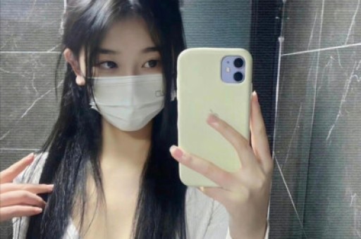 女游客划龙舟被颠翻外衣滑落表情销魂身份曝光鼓手爆料更多